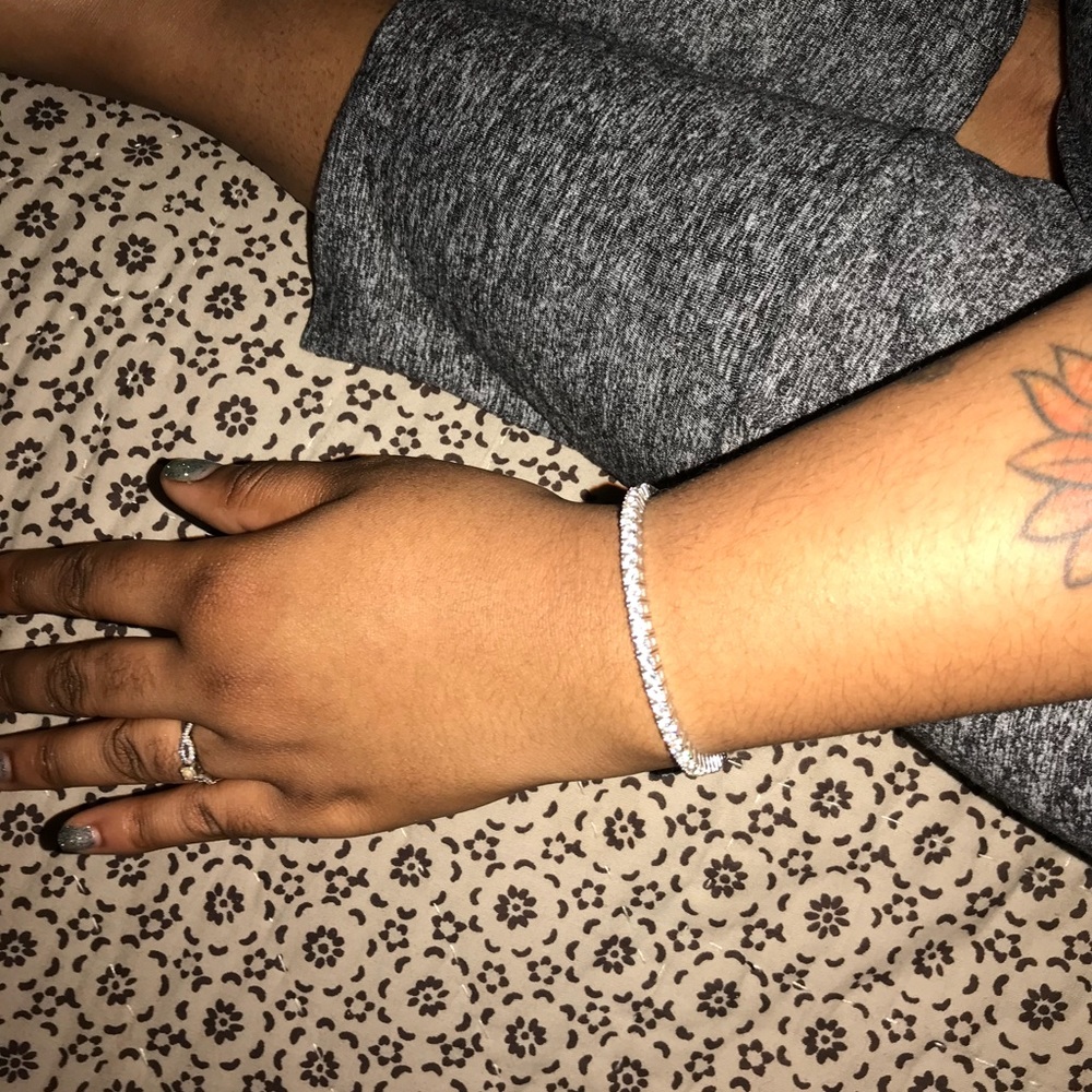 Cute tennis bracelet ❤️ 💎